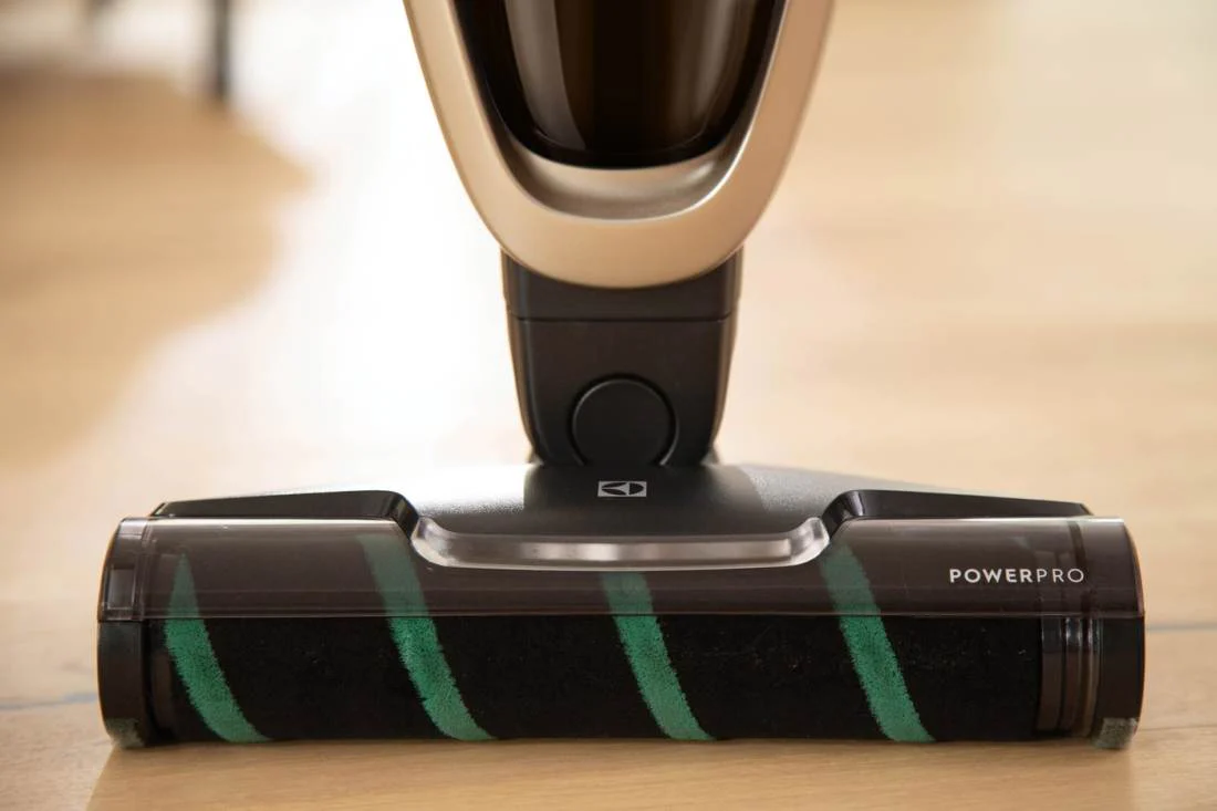 Electrolux EHVS35H2AQ WellQ7 Hard Floor Stick Vacuum - Soft Sand - Image 6