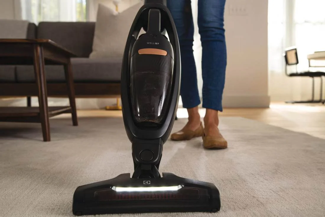 Electrolux EHVS35S2AU WellQ7 Standard Stick Vacuum - Granite Grey - Image 4