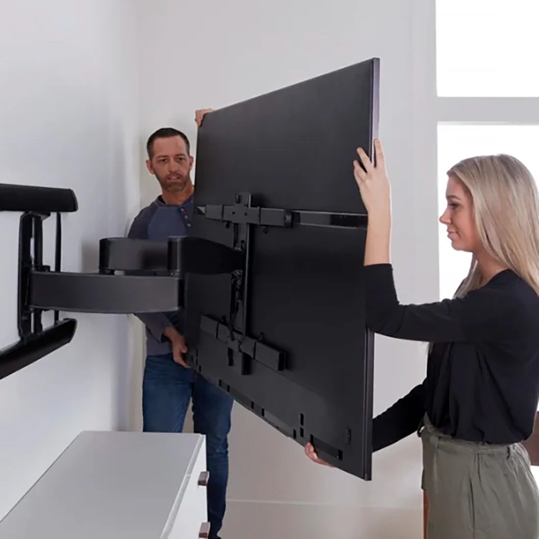 Sanus VXF730-B2 Premium Full-Motion TV Wall Mount (VXF730B2) - Image 4